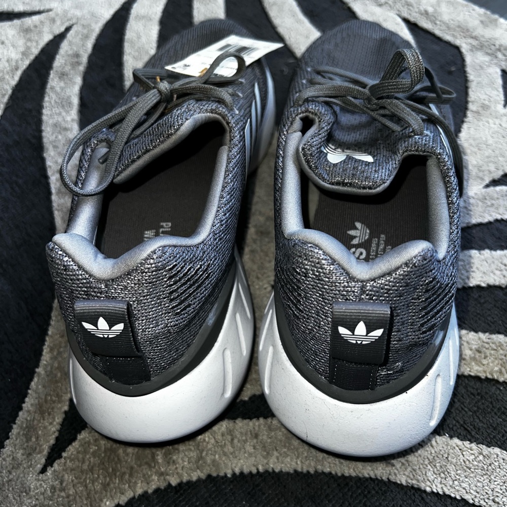 Brand New Adidas Men's Gray and White Sneakers- Swift Run 22 - Picture 6 of 7